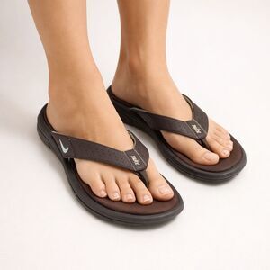 Nike Flip Flops Thong Sandals Women's 7 Brown Swoosh Cushioned Footbed Comfort